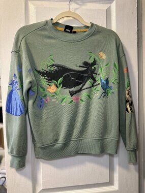 Universal Studios Wicked Crew Neck sweater - XS